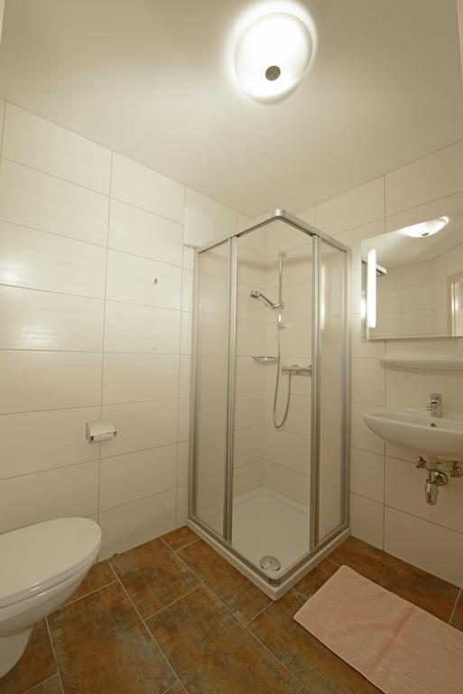Gasthaus Pension Zur Nixe Steinbach am Attersee Kamer foto