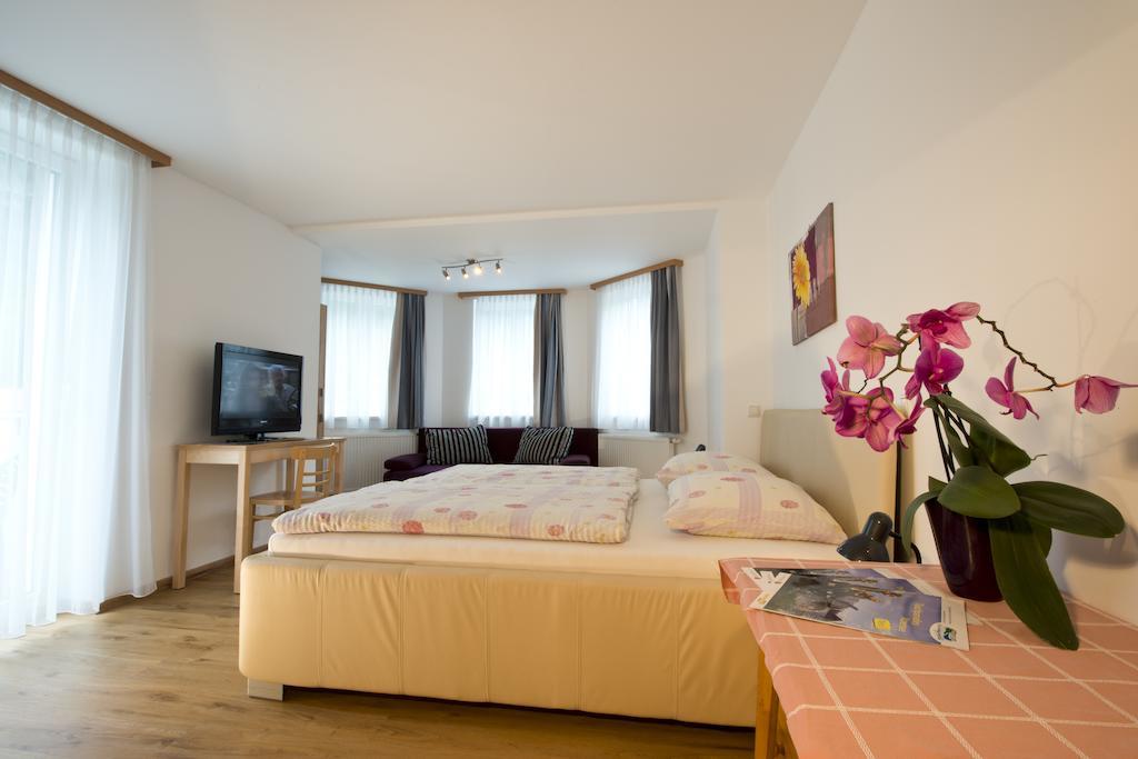 Gasthaus Pension Zur Nixe Steinbach am Attersee Kamer foto